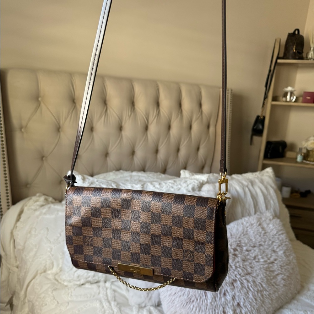 LV FAVORITE MM CROSSBODY BAG